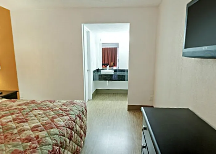 Hotel Econo 2*