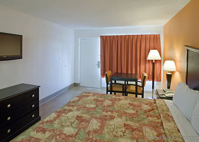 Econo Hotel