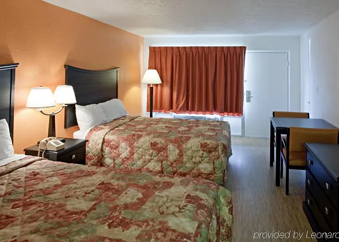 Econo Hotel 2*