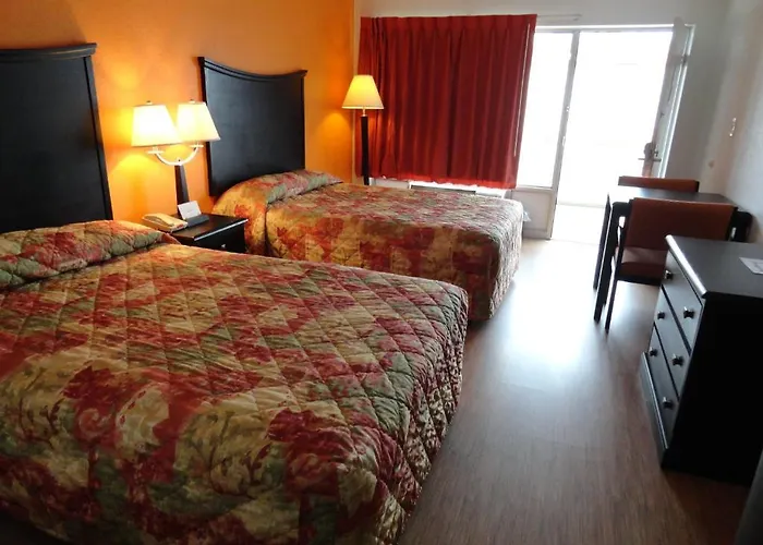 Econo Hotel 2*