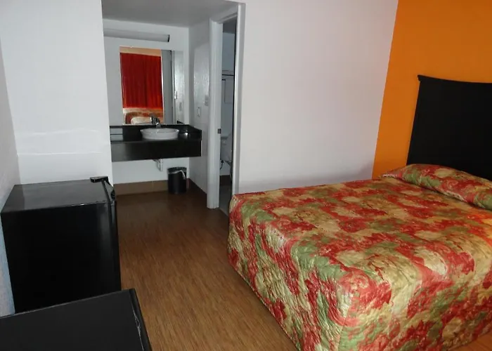 Econo Hotel Metropolis