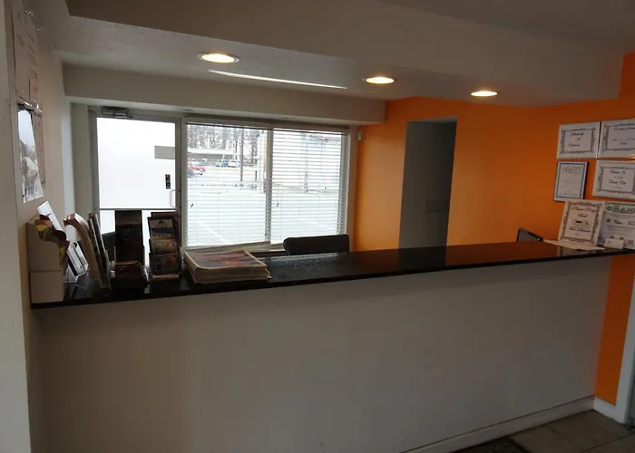 Hotel Econo Metropolis